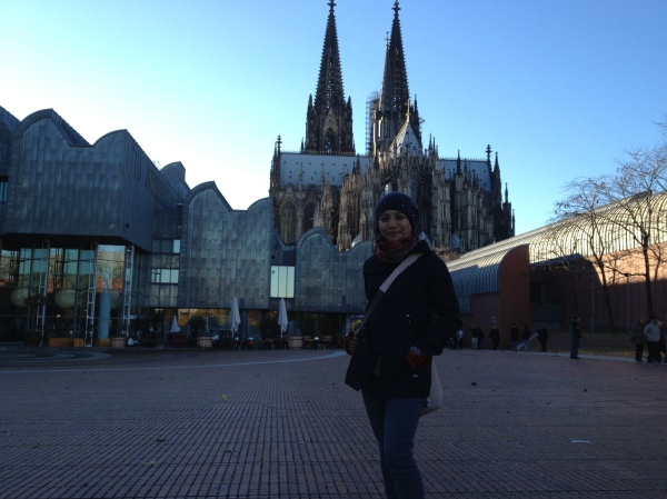 That's me roaming around Cologne with the Cathedral in the backdrop